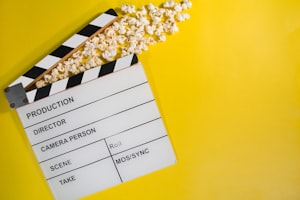 巴西国家队队徽与内马尔盘带画面